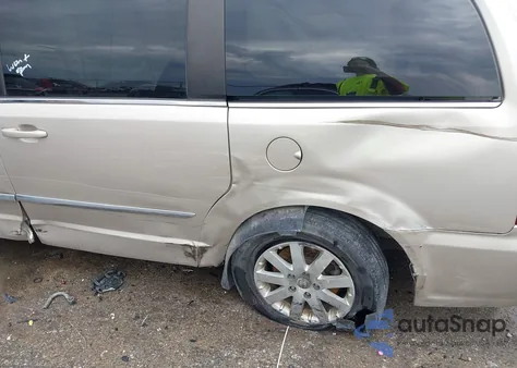 2015 Chrysler Town & Country Touring from USA, damaged, VIN 2C4RC1BG4FR600856